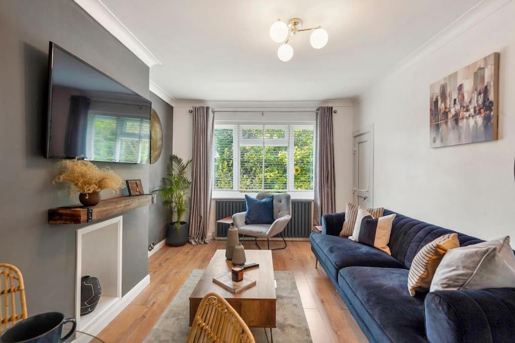 Stylish Maisonette Near The Heath With Free Parking & Wi-Fi Maidstone Exterior photo